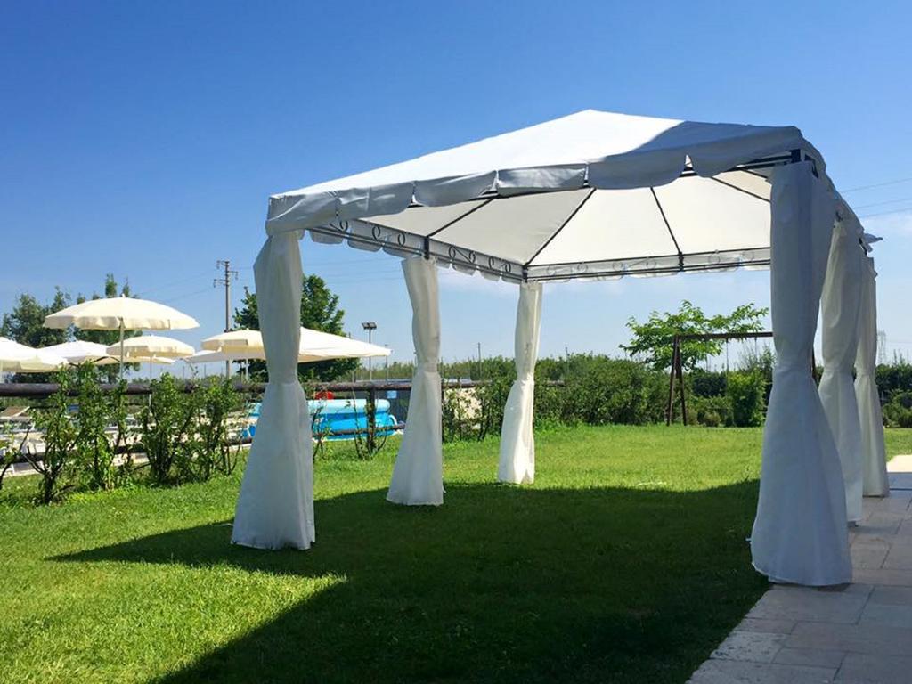 Agriturismo L'Infinito Villa Gambettola Luaran gambar